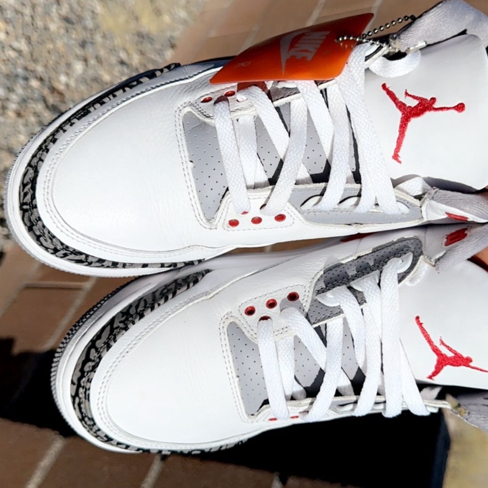 Retro Air Jordan 3 Fire Red - Picture 2 of 9